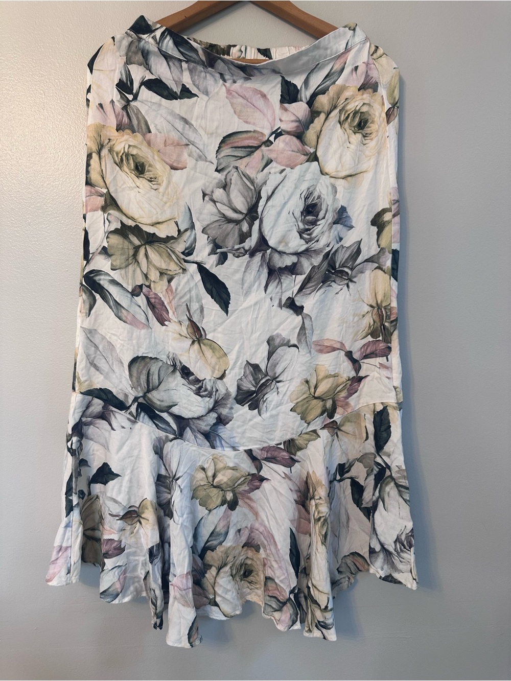 T Tahari White Creme Floral Maxi Skirt with Pastel Accents Women’s Size S